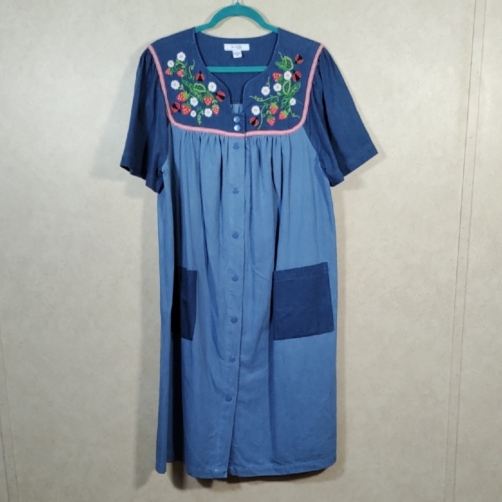 6116 Go Softly blue chambray snap front embroidered patio dress L